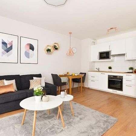 Laurel Bay Apartment بودابست المظهر الخارجي الصورة